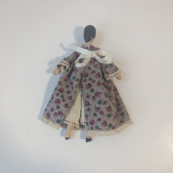 Vintage Folk Art Wooden Doll Articulated Rubber Band Apron Bloomers Rustic - Picture 7 of 9